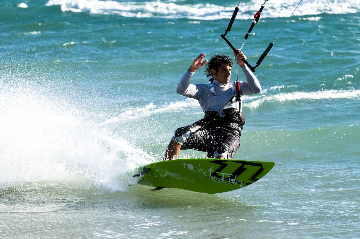 Kitesurfing in Waves