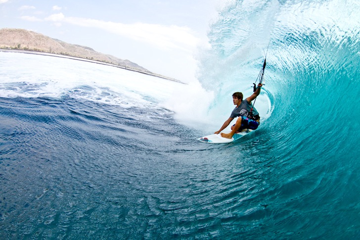 Wave Riding Kitesurf