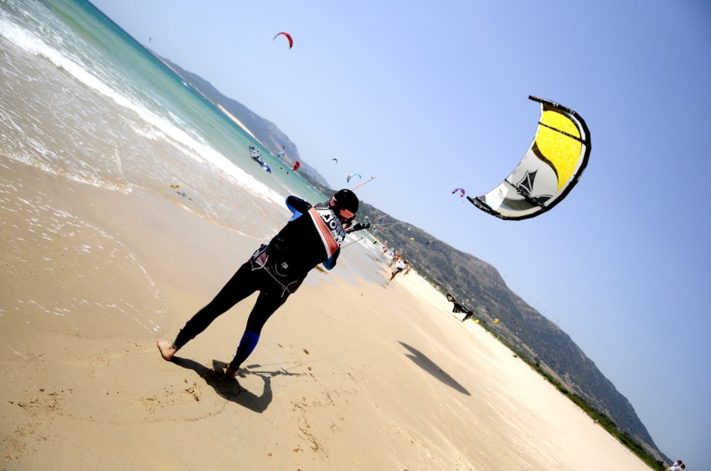 Learning to Kitesurf The Hard Way!